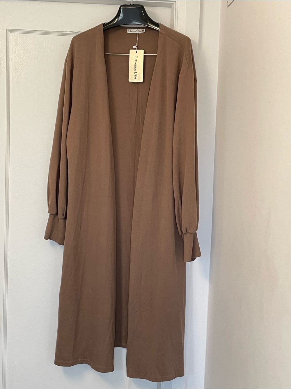 NWT ZAVENUE USA Taupe Knit Open Cardigan